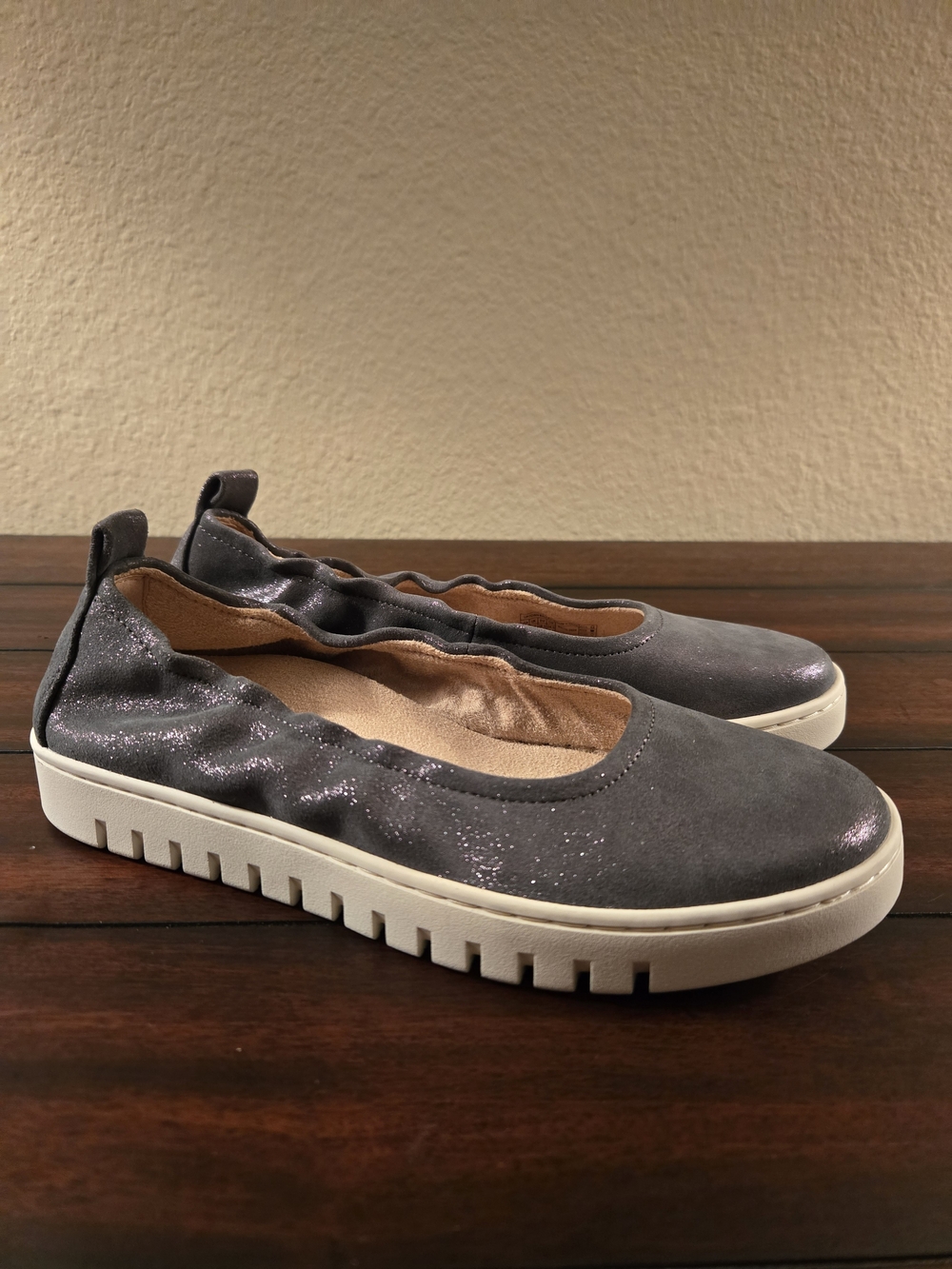 Vionic Gray Sparkle Slip-On Flats